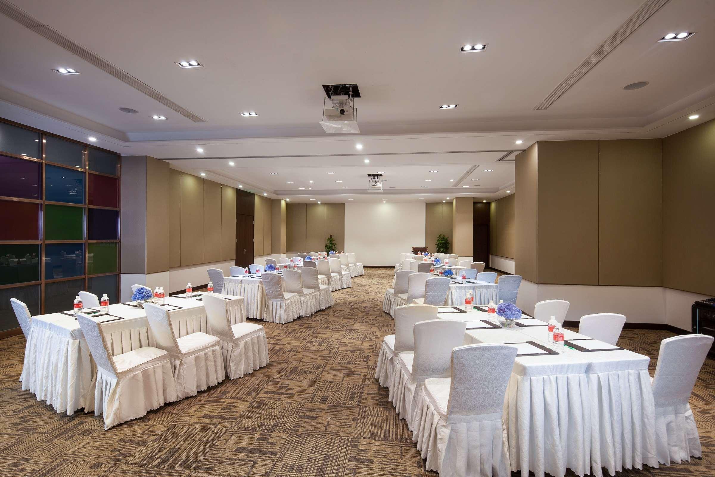 Ramada Shanghai Songjiang Bagian luar foto