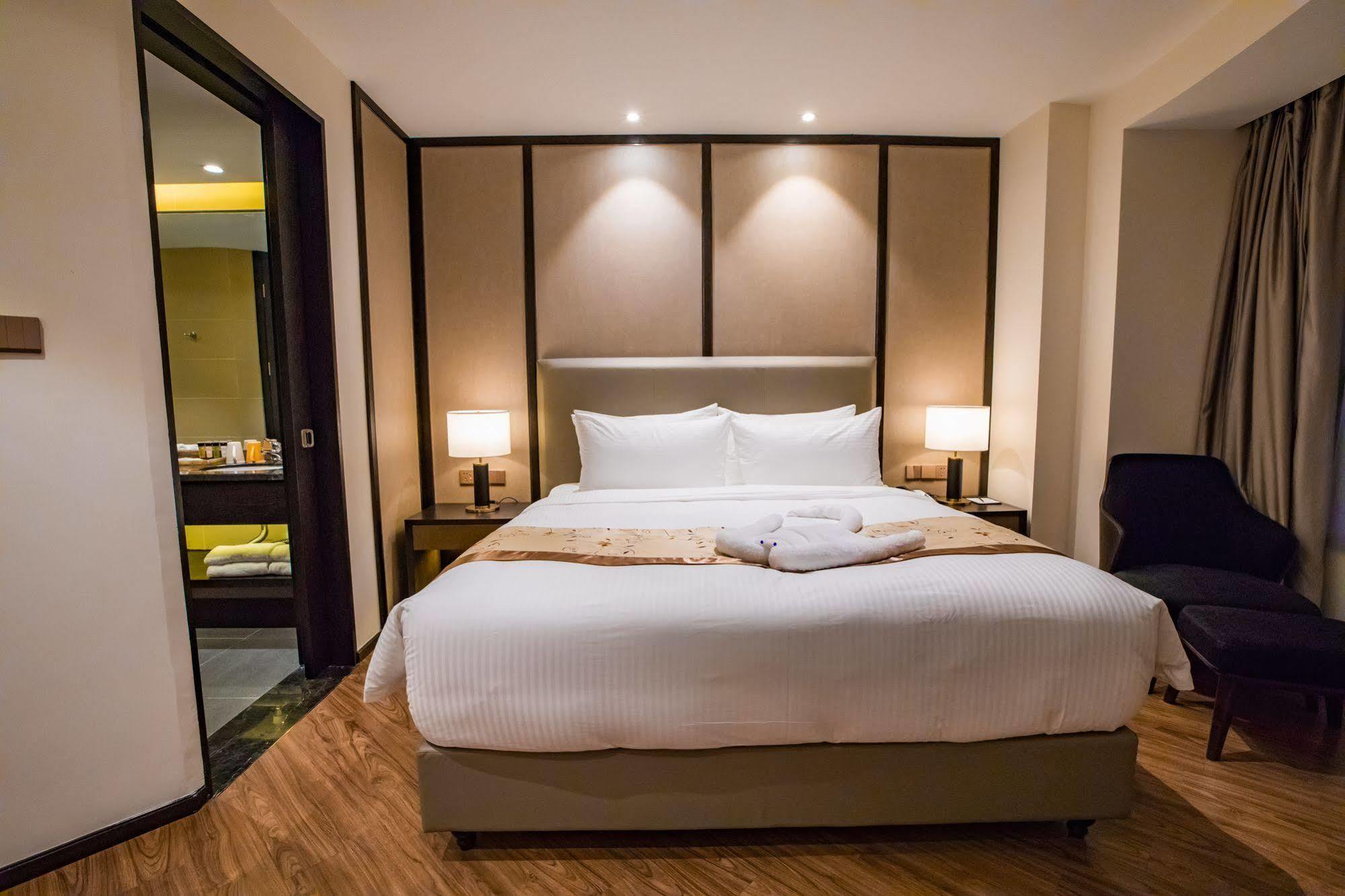Ramada Shanghai Songjiang Bagian luar foto