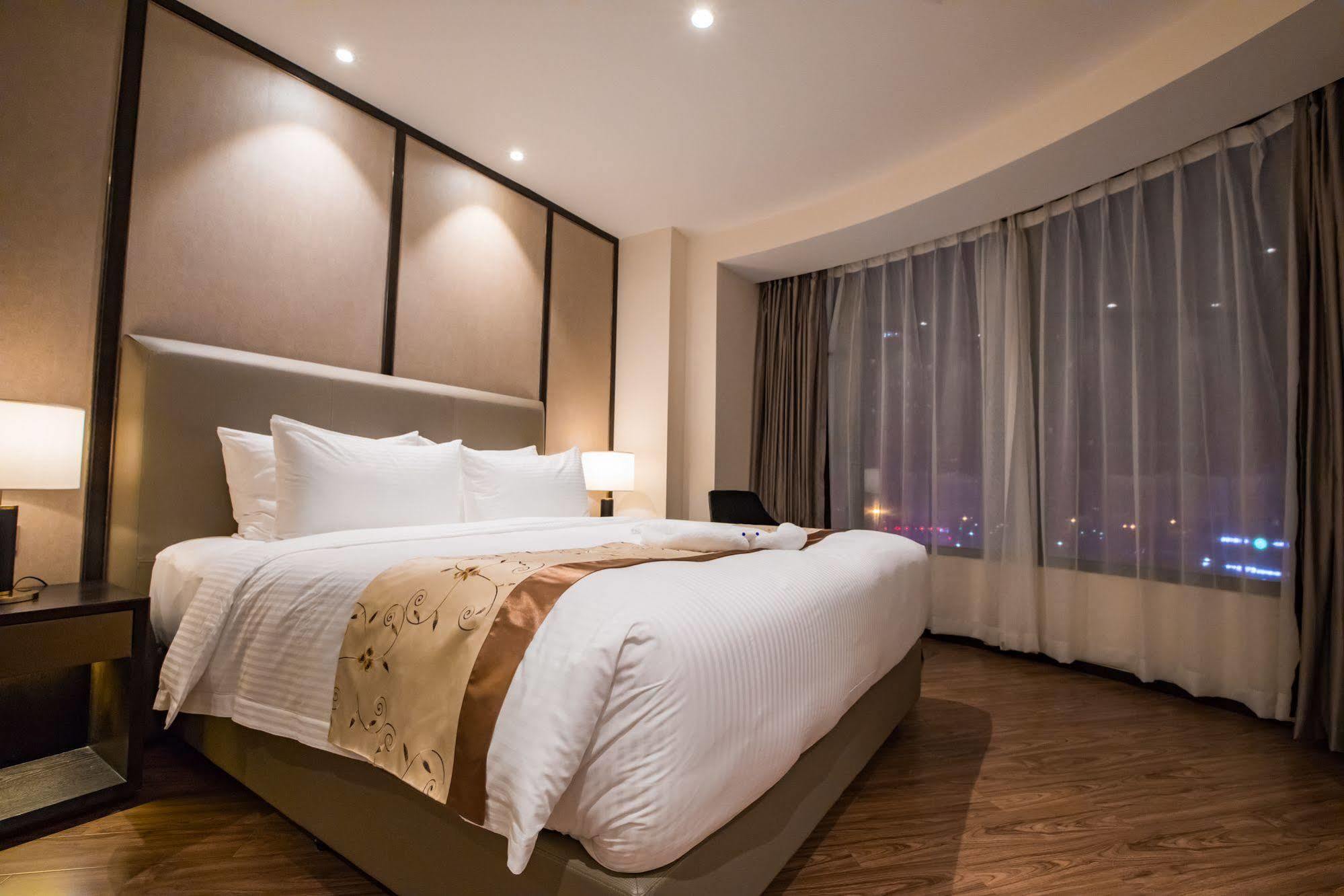 Ramada Shanghai Songjiang Bagian luar foto