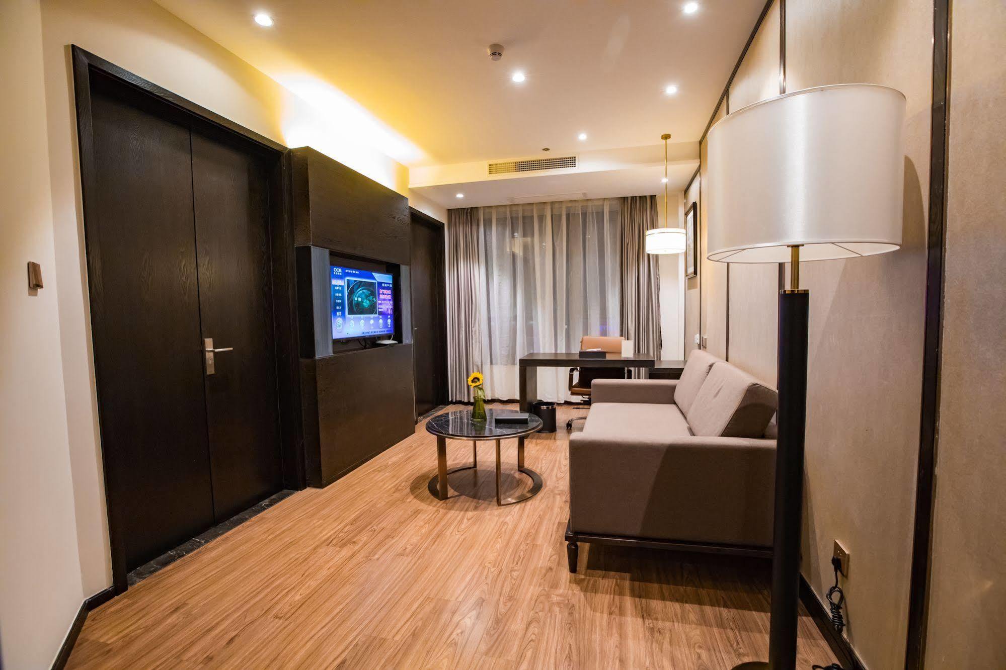 Ramada Shanghai Songjiang Bagian luar foto
